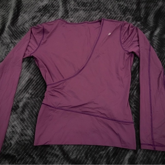 Lululemon V-Neck Long-Sleeve Limited Edition Top - Picture 3 of 3